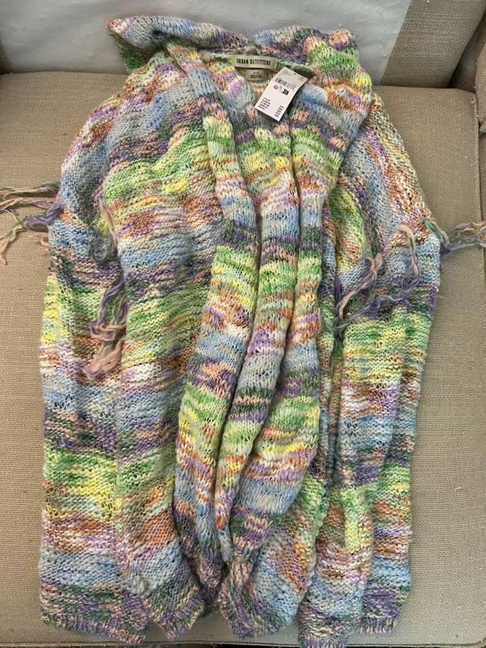 ✨ SALE Urban Outfitters Kimchi Blue Space-Dye Knit Fringed Hoodie Large - Picture 7 of 8